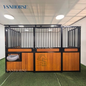 Erschwing liche vorgefertigte Pferdestall-Kits Schiebetür-Fronten-Paneele mit Feeder Custom Durable Pre fabrica ted Equine Barn Stables - Product Image 6