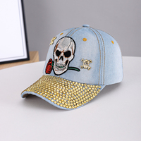 Casquette de baseball structurée à 6 panneaux avec broderie Crâne et Rose et visière entièrement ornée de paillettes, personnalisable, réglable, vente en gros, fournisseur OEM ODM, nouveauté