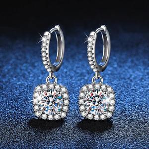 Pendientes de Plata de Ley 925 con Baño de Oro y Moissanita para Mujer, Corte Redondo, Estilo Clásico en Capas, Certificados por Terceros - Product Image 1