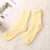 Vente en gros de chaussettes thermiques en éponge pelucheuse Hiver Intérieur Chaussettes unisexes moelleuses pour femmes