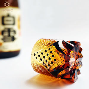 Edo Kiriko Mini verre à <span class=keywords><strong>whisky</strong></span> <span class=keywords><strong>japonais</strong></span> sculpté à la main Shot Black Samurai Crystal Cut Mini <span class=keywords><strong>Whisky</strong></span> - Product Image 4