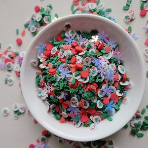 Confettis de Noël en pâte polymère, bonbons décoratifs pour l'art des ongles, l'artisanat DIY et la décoration de coques de téléphone : bonhomme de neige, sapin de Noël, flocon de neige - Product Image 1