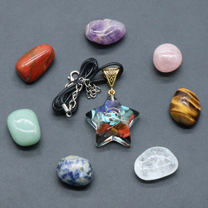 Collar con Colgante de Estrella y Luna de Resina <span class=keywords><strong>Orgonita</strong></span> con Grava de Cristal Natural de 7 Chakras, Set de Combinación de Piedras Pulidas - Product Image 4