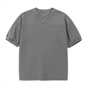 เสื้อยืดคอกลมแขนสั้นทรงโอเวอร์ไซส์สีเทาสำหรับผู้ชาย ผลิตจากผ้าไหมพรมเนื้อนุ่ม น้ำหนัก 220 กรัม แห้งเร็ว เป็นมิตรต่อสิ่งแวดล้อม พิมพ์ลายสกรีน สีพื้น ผ้าถัก 100% สวมใส่สบาย - Product Image 3