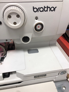 <span class=keywords><strong>Machine</strong></span> à <span class=keywords><strong>coudre</strong></span> électronique de haute qualité pour boutonnière Brother 9820 de seconde main Phoenix Eye <span class=keywords><strong>Machine</strong></span> à bas prix - Product Image 6