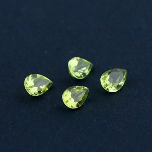 Peridoto en forma de pera de 6x4 mm, piedra preciosa natural suelta para la fabricación de joyas, piedra de nacimiento verde - Product Image 4
