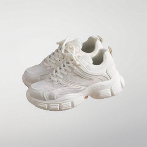 <span class=keywords><strong>En</strong></span> 2025, <span class=keywords><strong>une</strong></span> marque de mode proposant des chaussures de sport décontractées à semelles épaisses et des chaussures de marche tendance, conçues pour hommes et femmes. - Product Image 4
