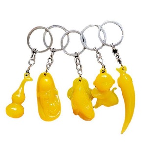 R307 Artículos de Vendedor Ambulante: Llavero de Imitación Ámbar Tallado, Llavero Creativo para Ferias de Templos - Product Image 3