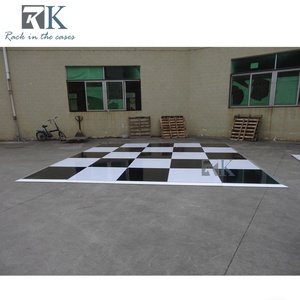 Décoration de mariage intérieure et extérieure, piste de danse, sol blanc et noir à carreaux - Product Image 4