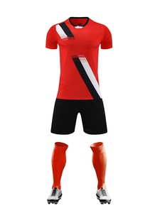 Maillots de football hautement personnalisés. Nous prenons en charge les commandes que nos concurrents n'osent pas prendre en charge. Contactez-nous pour plus d'informations. - Product Image 4
