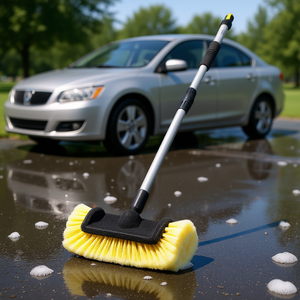 Brosse de lavage auto D0100X3RTJX 66,7 pouces avec tête en poils souples en PVC pour le nettoyage des véhicules - Product Image 2