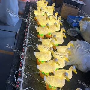 Escultura de Pato de Fibra de Vidrio Personalizada con Luz LED, Decoración Animal para Parques, Jardines, Centros Comerciales y Exhibiciones Temáticas al Aire Libre - Product Image 6