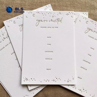 Cartes d'invitation personnalisées avec logo OEM, dorure or champagne, bord festonné, pour occasions formelles de luxe, directement de l'usine