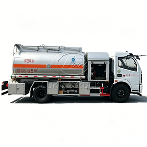 Véhicule de ravitaillement aéroportuaire compact de 8000 litres (2000 gallons) – Équipement de soutien au sol (GSE) flexible pour piste d'atterrissage - Product Image 1