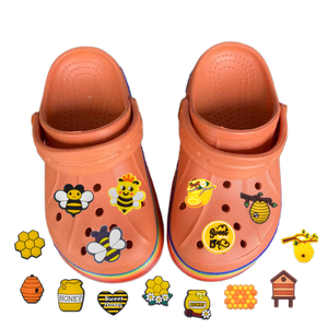 2024 nueva llegada encantos de zuecos de dibujos animados clásicos al por mayor encantos de zapatos mexicanos personalizados encantos de zuecos de Pvc accesorios de abeja - Product Image 1