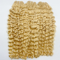 Extensiones de Cabello Virgen Camboyano Rizado de Alta Calidad, Sin Procesar, con Cutícula Alineada, Rubio Natural 613 #   Máquina de Blanqueo de Doble Trama para