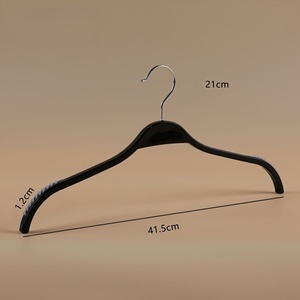 Cintres en plastique noir fins antidérapants avec logo personnalisé pour pulls, vestes, robes, gain de place, cintres pour magasins de vêtements commerciaux - Product Image 6