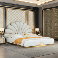 Lit de massage moderne de luxe sur mesure avec cadre en bois doux Up-Holstered Fusion of Comfort and Luxury