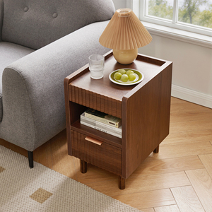 Comodini in Legno Scanalato Marrone Noce con Cassetto e Vano Aperto, Set da 2, Tavolini Moderni da Camera da Letto - Product Image 4