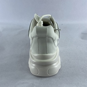 <span class=keywords><strong>Scarpe</strong></span> <span class=keywords><strong>da</strong></span> passeggio sportive <span class=keywords><strong>da</strong></span> <span class=keywords><strong>donna</strong></span> all'ingrosso, leggere e traspiranti, con lacci, suola spessa, in pelle bianca, casual, con rialzo - Product Image 3