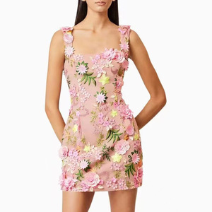 2025 mùa hè thời trang Pháp phụ nữ treo váy ngắn Mục Vụ Mới ba chiều hoa cắt dán dây đai Spaghetti - Product Image 1