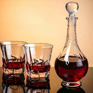 Bouteille <span class=keywords><strong>de</strong></span> Luxe Moderne Gaufrée 250ml en Verre Cristal pour Vodka, Whisky, Brandy avec Bouchon en Verre – Édition 2026 - Product Image 2