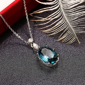 Collana con Ciondolo Ovale in Perla Imitazione Blu Mare Chiaro per Donna, Catena in Rame per Fidanzamento, Collana alla Moda per la Clavicola - Product Image 2