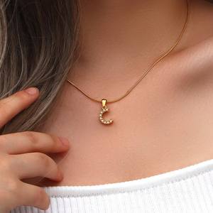 אלפבה תכשיטים לנשים דקות שרשרת דקה פנינה 26 מצופה חדש מסוגנן מצופה דק ראשוני יהלום נחש - Product Image 3