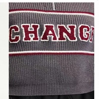 Pull en tricot personnalisé OEM style preppy universitaire avec broderie, col rond, tricoté à rayures, faible MOQ, commande en gros, pull en tricot d'automne