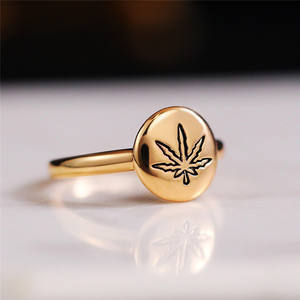 Anillo de latón chapado en oro F1244 con diseño de plantas, joyería de moda unisex, regalo para él y para ella - Product Image 1