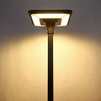 Lampe carrée moderne pour l'extérieur 5000LM lumière LED à énergie solaire 50W aluminium IP65 4m 6m pôle pour jardin cour paysage éclairage