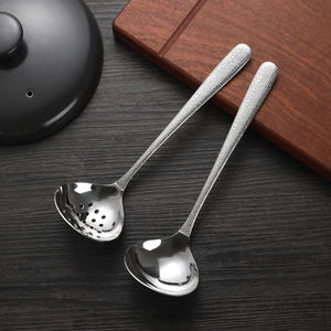 ทัพพีตักซุปสแตนเลส 316 พร้อมที่กรอง ด้ามยาว ช้อนตักลึก สำหรับหม้อไฟ บะหมี่ โจ๊ก ใช้งานได้ทนทาน ดีไซน์สวยงาม - Product Image 2