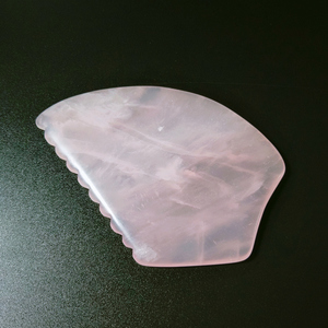 Hochwertiges Rosenquarz <span class=keywords><strong>Gua</strong></span> <span class=keywords><strong>Sha</strong></span> und Jade-Roller-Set für Gesicht rosa S-förmige Gesichtsmassage neue Kristall <span class=keywords><strong>Fa</strong></span> Volkshandwerk - Product Image 1