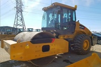Vente Flash : Compacteur de Sol Vibratoire à Tambour Unique XS183J 18 Tonnes 118KW pour Chantiers de Construction Industriels