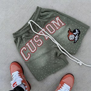 Neue Maßgefertigte Strass-Logo <span class=keywords><strong>Streetwear</strong></span> Vintage Übergroße Sonnengebleichte Acid-Wash Puff-Print Stickerei Jogging-Shorts für Herren - Product Image 1