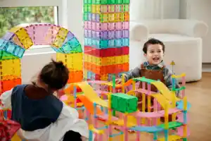 Ensemble de carreaux magnétiques STEM jouets magnétiques intelligents 88 pièces carreaux magnétiques blocs de construction 3D clairs avec différentes formes