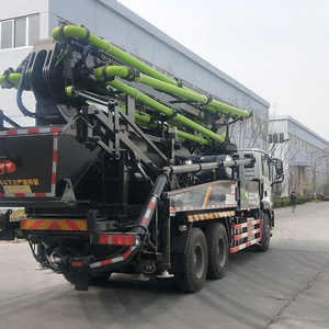 Pompe à béton mobile montée sur camion Zoomlion à moteur diesel, flèche sectionnelle de 56 m, productivité de 170 m³/h, 2001-4000 heures, vente chaude - Product Image 1