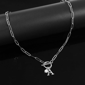 Collana Trendy da Donna in Acciaio Inossidabile Placcato Oro con Decorazione di Perle Finte e Design a Lettere, Regalo per Fidanzata o Mamma - Product Image 5