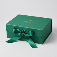 Boîte cadeau magnétique rigide carrée de haute qualité, recyclable, de couleur blanc nacré, avec logo en feuille d'argent pliable, pour faux cils, boîte à parfum