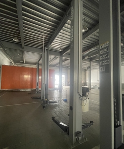 Harga pabrik dua tiang Lift mobil 4.2 Ton Dual Manual Lock Release mobil <span class=keywords><strong>Hoist</strong></span> 4200 kg kapasitas angkat untuk dijual - Product Image 3