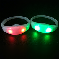 Bracelet LED en silicone ABS+silicone, clignotant, activé par le son, rythmique, pour la remise des diplômes, non toxique, pour adultes
