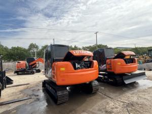 Excelente miniexcavadora Hitachi ZX70 usada con motor original y pocas horas en excelente estado, perfecta para trabajos de construcción. - Product Image 3