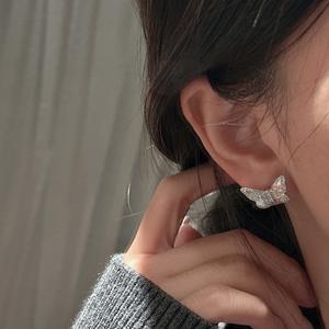 Boucles d'oreilles en argent pur S925, papillon, luxe, vintage, design médiéval français, élégance simple, bijoux tendance - Product Image 3