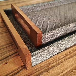 SanHui OEM & ODM Plateaux de service rectangulaires en cuir texturé rustique Poignées en bois Bureau de salon simple en cuir couleur bois - Product Image 4