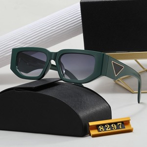 Nuovi <span class=keywords><strong>Occhiali</strong></span> <span class=keywords><strong>da</strong></span> <span class=keywords><strong>Sole</strong></span> <span class=keywords><strong>di</strong></span> Lusso con Montatura Quadrata <span class=keywords><strong>di</strong></span> Designer Famosi <span class=keywords><strong>Occhiali</strong></span> <span class=keywords><strong>da</strong></span> <span class=keywords><strong>Sole</strong></span> Neri a Specchio per Donne - Product Image 6
