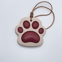 Breloque pour rétroviseur de voiture en cuir de vachette tanné végétal, motif patte de chat mignon de dessin animé, pendentif de sac en cuir véritable, porte-clés