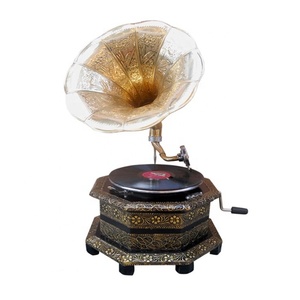 Appareil de musique Gramophone vintage Lecteur de disques vinyle antique avec base en bois Corne en laiton Lecteur de musique vintage à vendre - Product Image 5