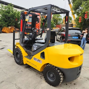Prêt à être expédié, chariot élévateur diesel d'occasion Komatsu d'origine, 3 tonnes, modèle FD30, mât à 3 sections, hauteur de levage de 4,5 m, en provenance du Japon, à vendre - Product Image 5