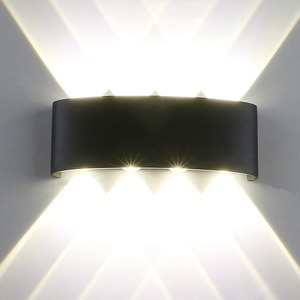 Applique murale extérieure LED en alliage d'aluminium, étanche, blanc chaud 3500K, angle de faisceau de 20 degrés, lumière murale, garantie 10 ans - Product Image 1