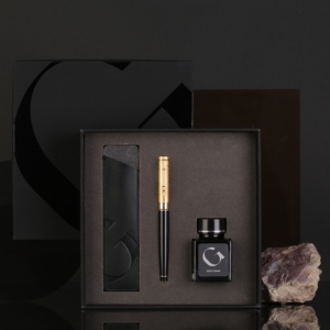 Stylo plume en laiton de style vintage avec pointe en iridium M pour les collectionneurs de stylos et les cadeaux d'anniversaire uniques - Product Image 5